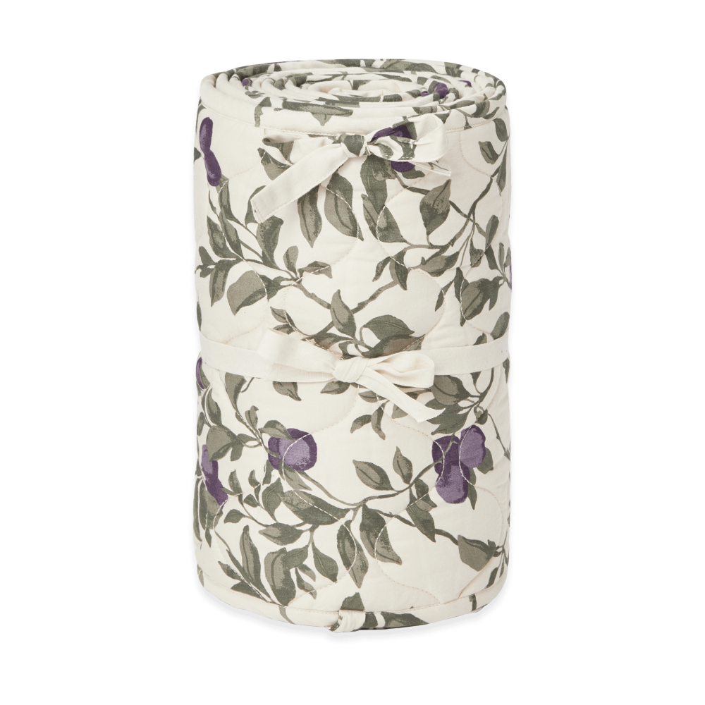 Plum satin quiltad spjälsängsskydd, 30x360 cm