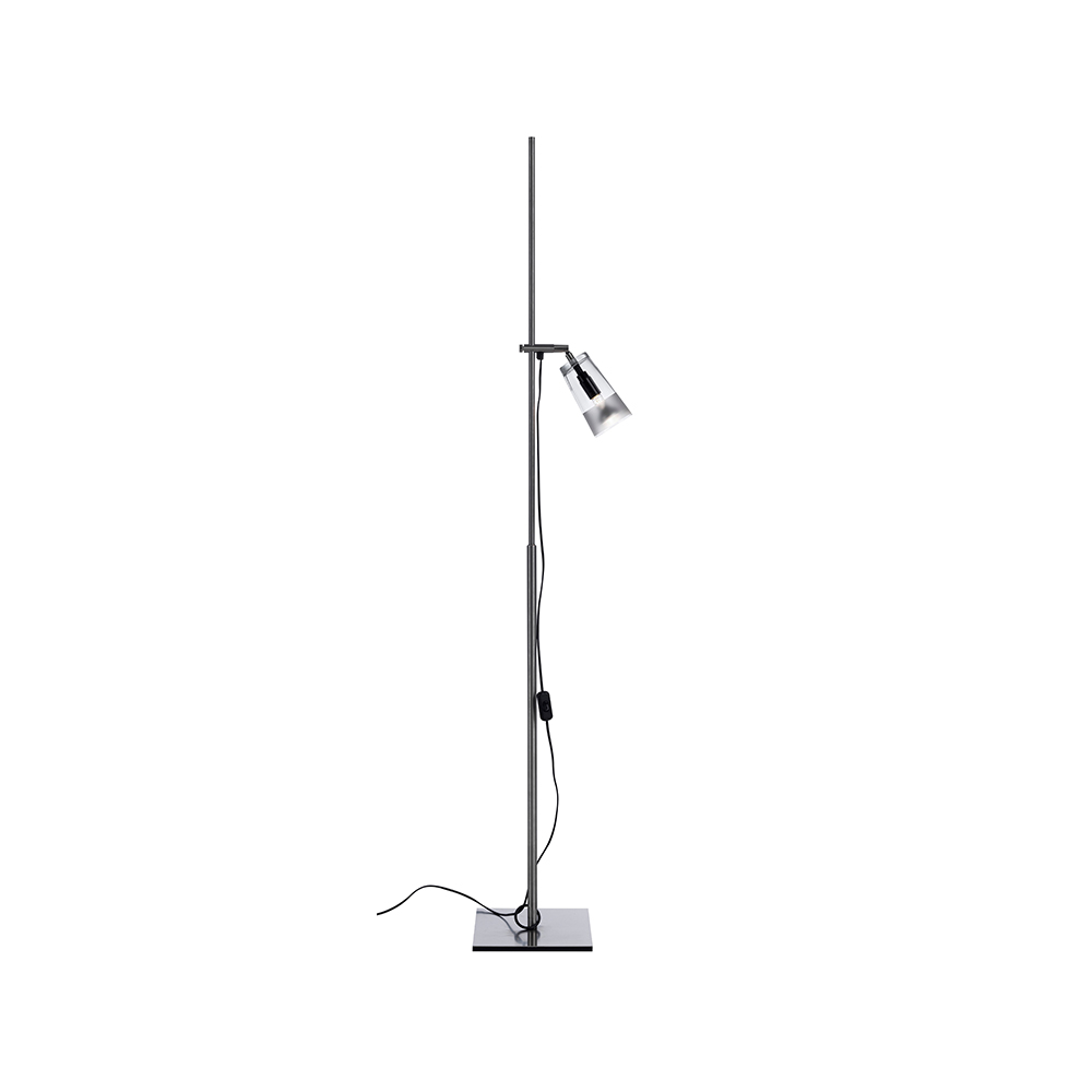 Manhattan 16 /1 golvlampa, Klar-frostat horisontellt band